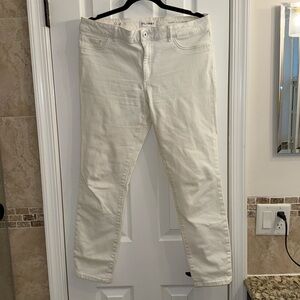 Capri white pants